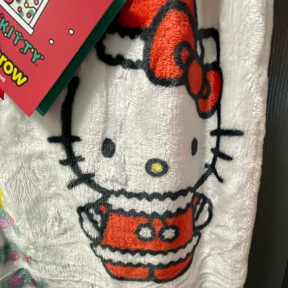 Hello kitty 2023 Christmas plush throw blanket NWT